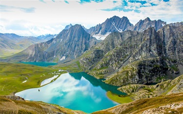 Kashmir-Great-Lakes.jpg